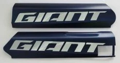 Giant/Liv- Cache Latéral Pour Batterie Energypak 500 Wh Downtube Side Release -Velo Boutique giant cache lateral side panel batterie downtube bleu fonce gris 2019 explore e plus 2 gts 3840x2160